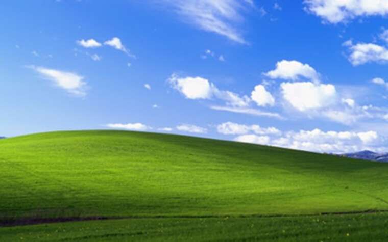 Зелений пагорб із знаменитих шпалер Windows XP змінився до невпізнаваності