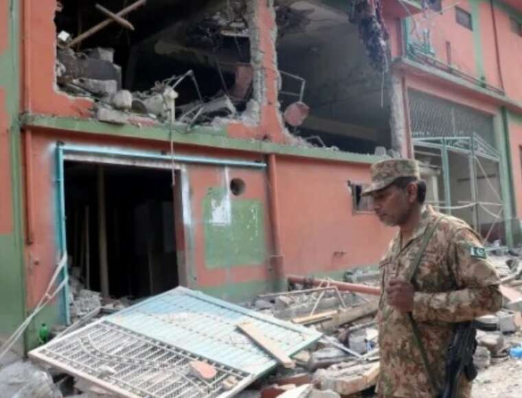 Індія звинуватила Пакистан у нападі на військові об’єкти, Ісламабад заперечує