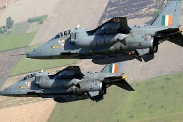 Пакистан заявляет о сбитии пяти боевых самолетов Индии, включая МиГ-29 и Су-30