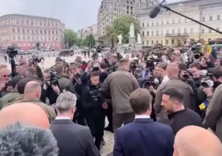 Зеленський, Макрон, Мерц, Стармер і Туск прогулялися центром Києва