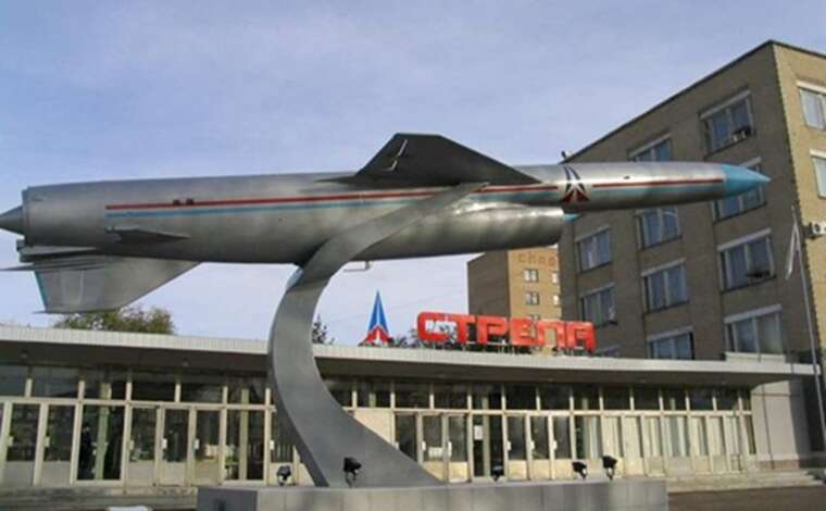 Завод "Стріла" в РФ виведено з ладу: в мережі з’явилися супутникові знімки наслідків