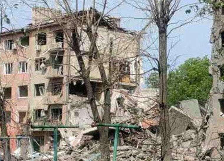 Последствия обстрелов: разрушенные дома и пожары в прифронтовом Покровске