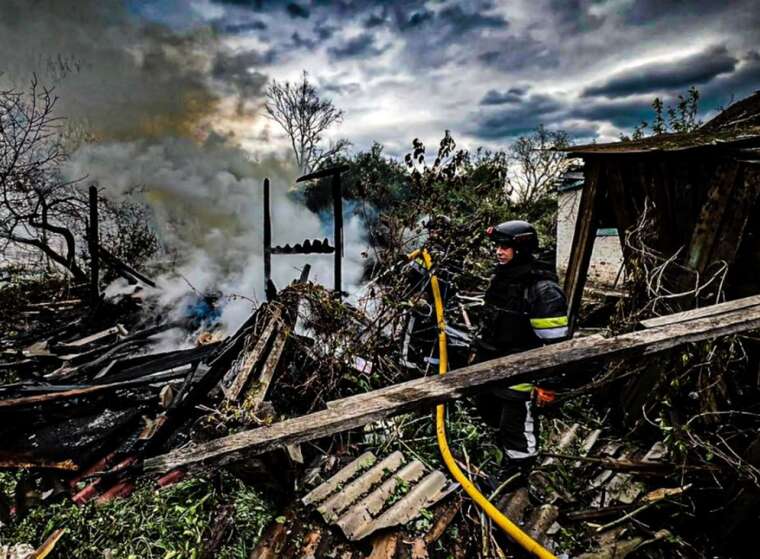 Russians carried out an airstrike on the Kharkiv region: residential buildings were damaged, and a large-scale fire broke out