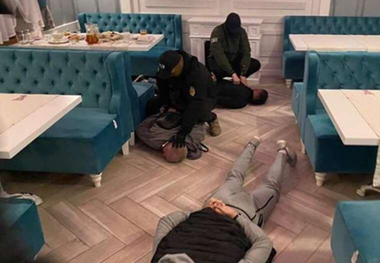 Троє закарпатців уникли покарання за підкуп жителів села на виборах