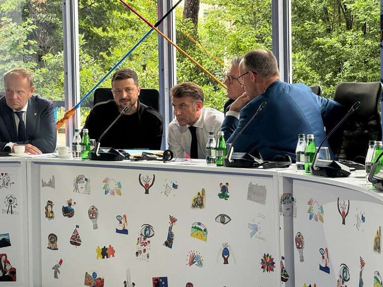 At the summit in Albania, Zelenskyy is holding negotiations with European leaders