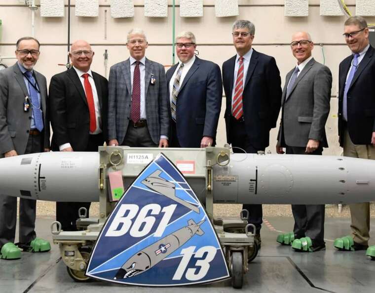 У США достроково завершили виробництво першого зразка нової ядерної бомби B61-13