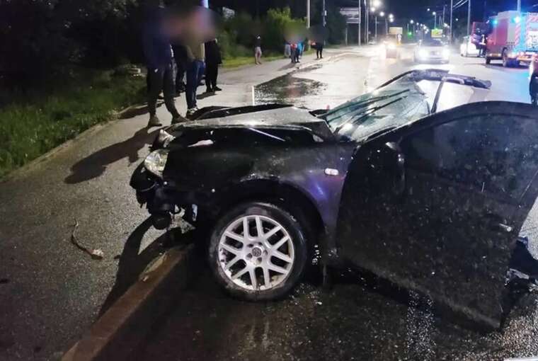 У Вінниці 22-річний водій влетів у бетонний стовп і загинув на місці