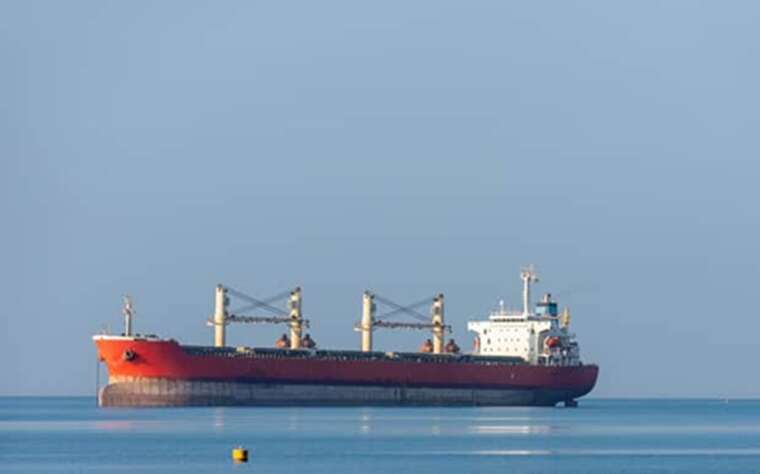 Російське судно здійснило «підозрілі маневри» біля енергокабелю між Польщею та Швецією, - Туск