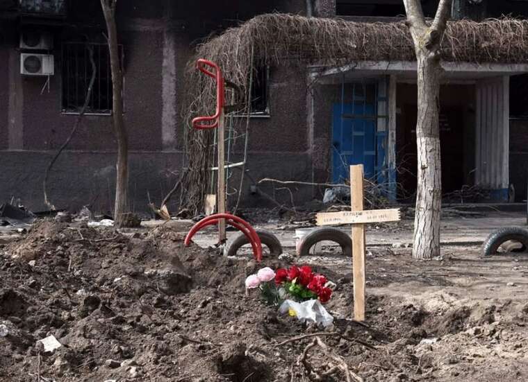 In the captured Mariupol, there are over 20 burial sites