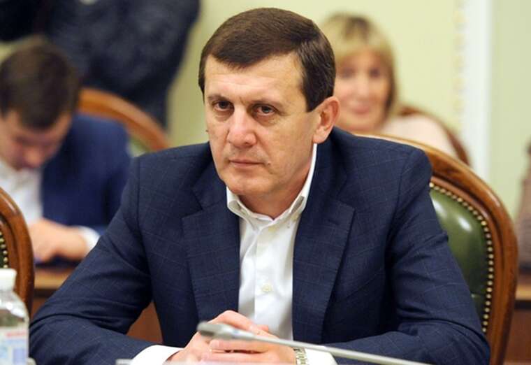 Сімейний бізнес-пул нардепа Василя Петьовки: десятки фірм, земля, елітні авто та податкові зв’язки