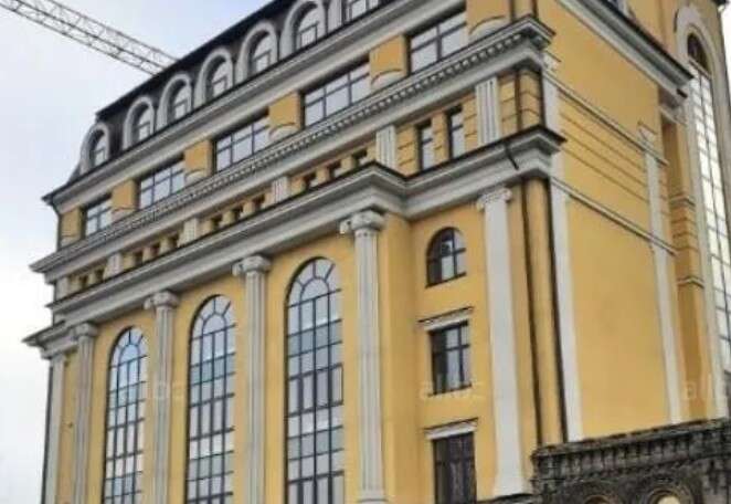 У Києві виставили на продаж 10-поверховий бізнес-центр біля Воздвиженки за 16 мільйонів доларів