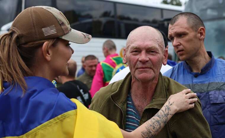 Второй этап большого обмена: еще 307 украинских защитников вернулись домой