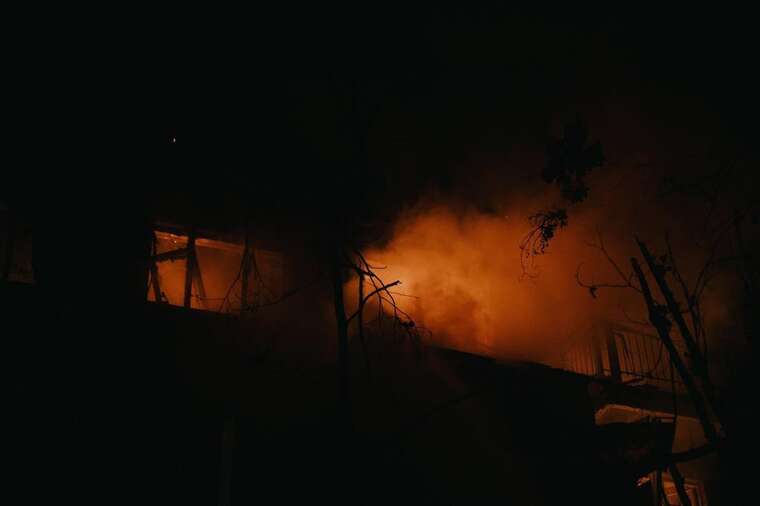 Атака «шахедів» по Києву: Внаслідок обстрілу пошкоджено 9 будинків, школи та медзаклад