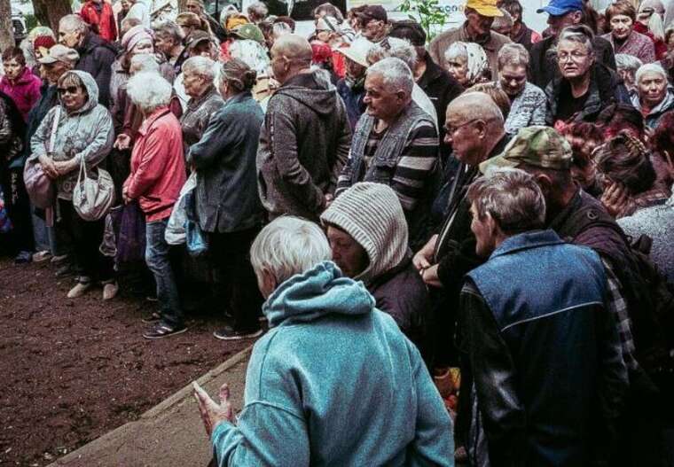 In Mariupol, under occupation, queues for free bread are increasing every week — Andryushchenko