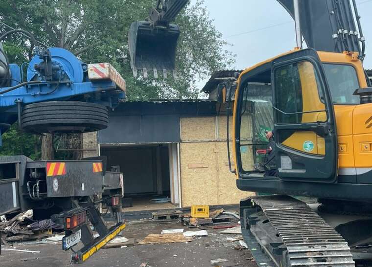 У Києві демонтували легендарний ринок 90-х біля метро «Вокзальна»