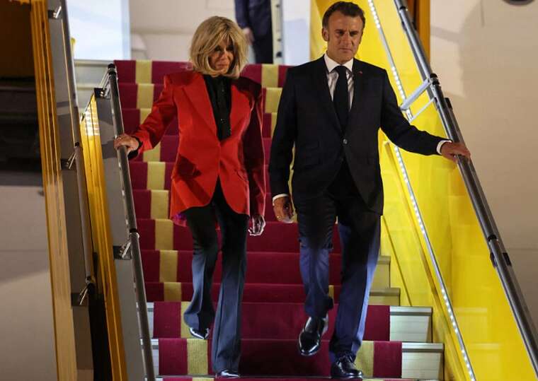 Брижит Макрон публично ударила президента Франции и назвала "неудачником" — СМИ