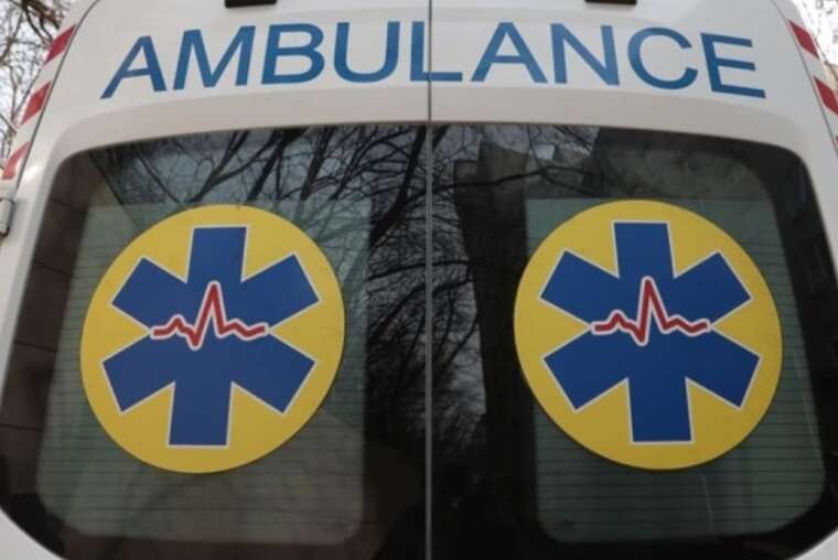 У Херсоні російський дрон скинув вибухівку на жінку: вона перебуває у лікарні