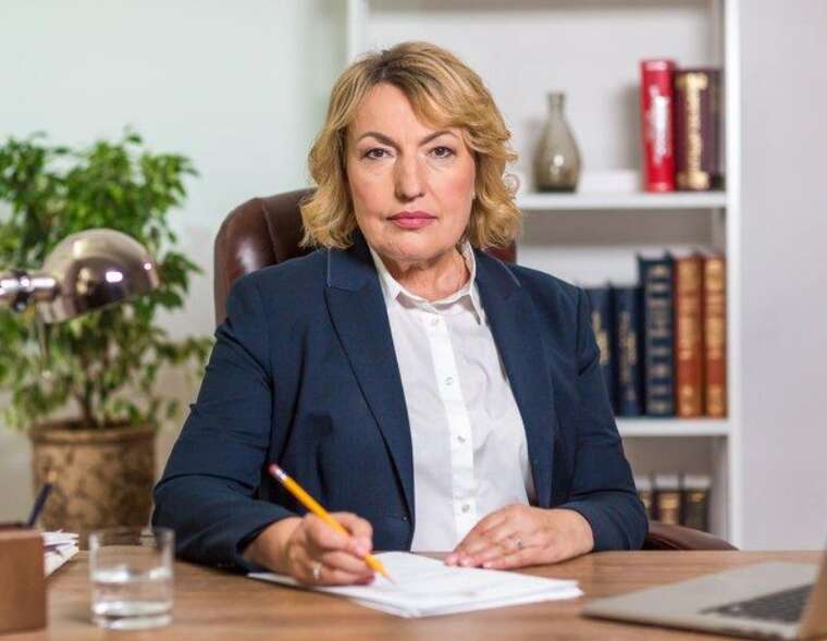 Суддя Верховного Суду безкоштовно користується елітною квартирою племінниці з РФ