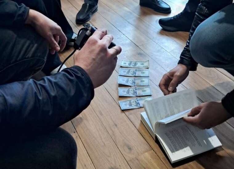 Promised to negotiate with the judge for $1500: a fraudulent lawyer was detained in Prykarpattia