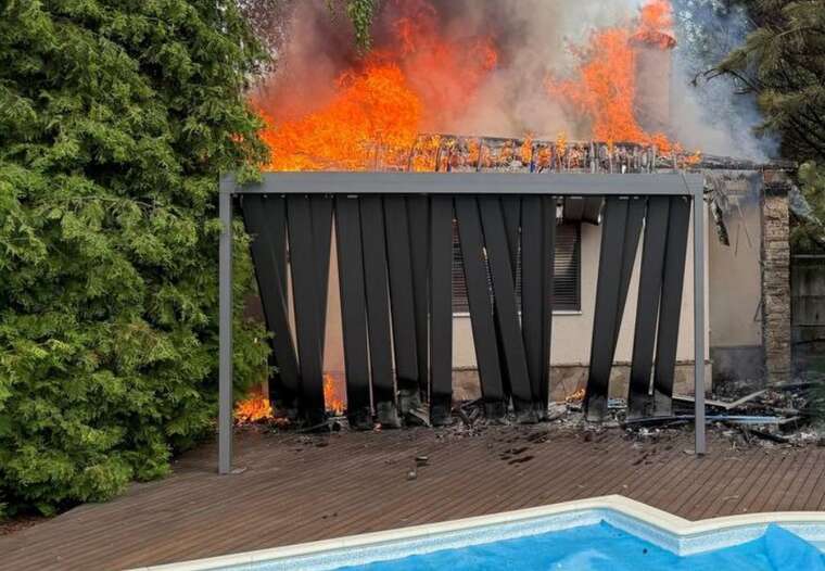 На Харківщині згоріла лазня на території елітного маєтку