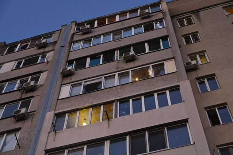 Загарбники завдали ударів по Одесі: пошкоджено житлові будинки, цивільну інфраструктуру, згоріли автівки
