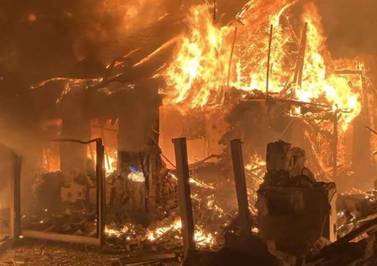 РФ атакувала Чернігів "шахедами": є поранені, пошкоджено будинки й підприємство