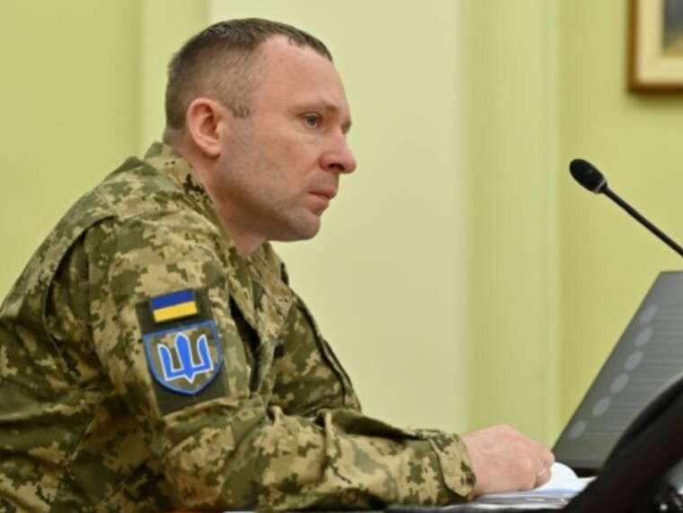 "Я залишаюсь у строю. На передовій" — генерал Драпатий після розмови із Зеленським