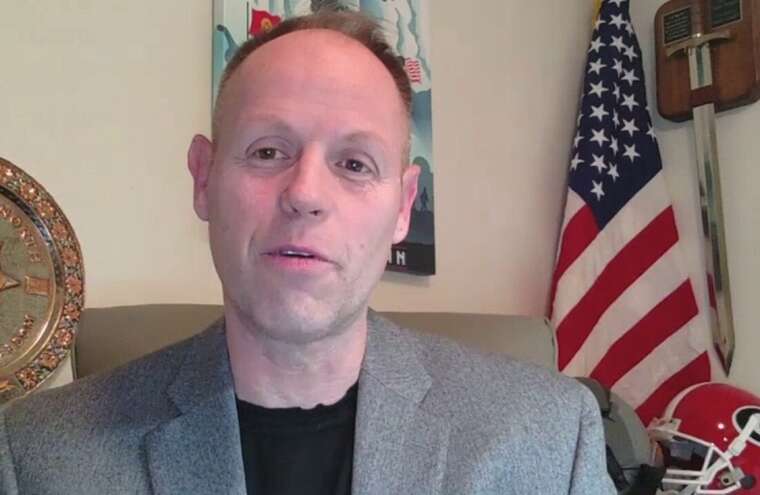 Відставний генерал ВПС США засудив удар СБУ по російських аеродромах