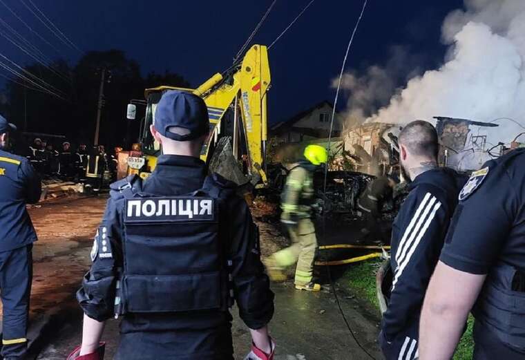 Трагічна атака дронів у Прилуках: загинули мама, донька-поліцейська та однорічний онук