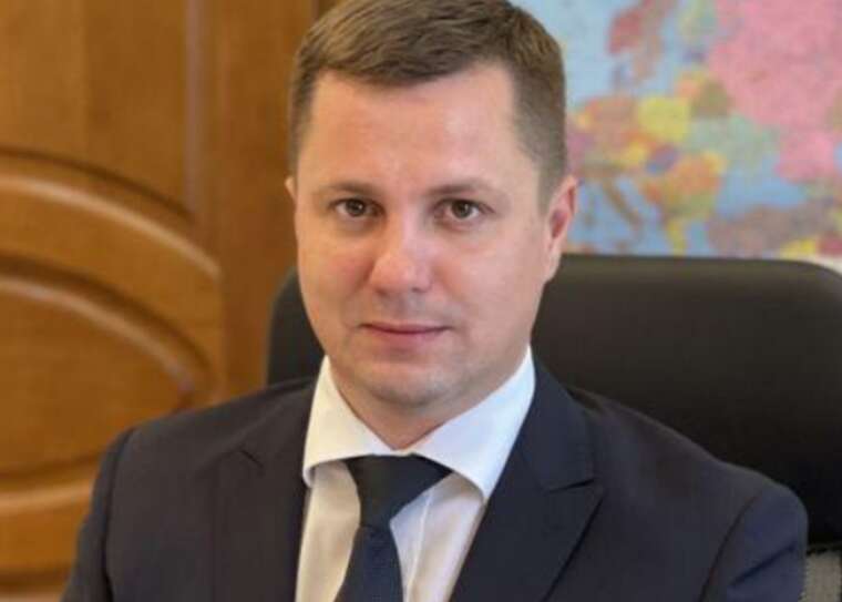 Заступник голови митниці оселився в елітній квартирі родички, в якої немає доходів