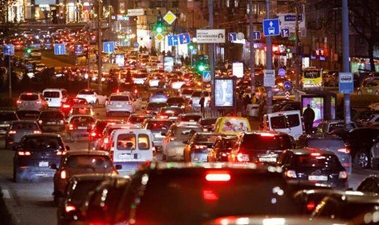 Transport collapse in Kyiv: Tkachenko promised fuel discounts until midnight