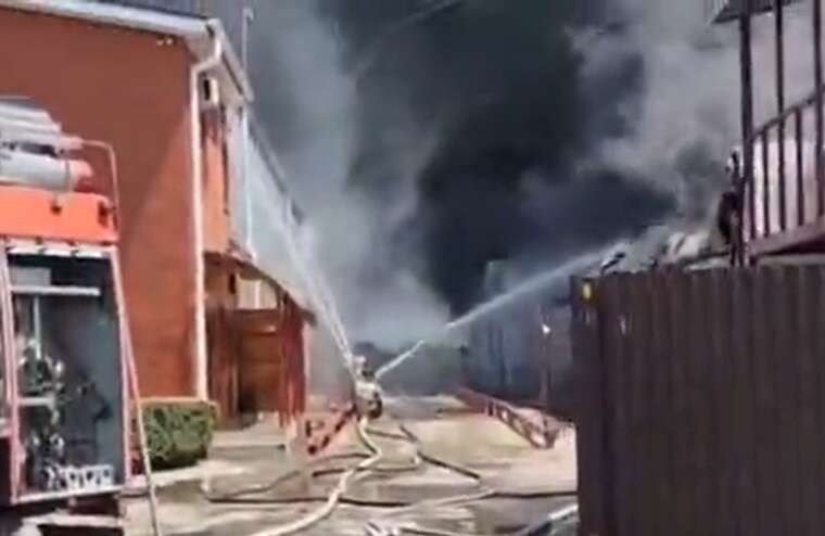 У Ростовській області горить склад із комплектуючими для БПЛА