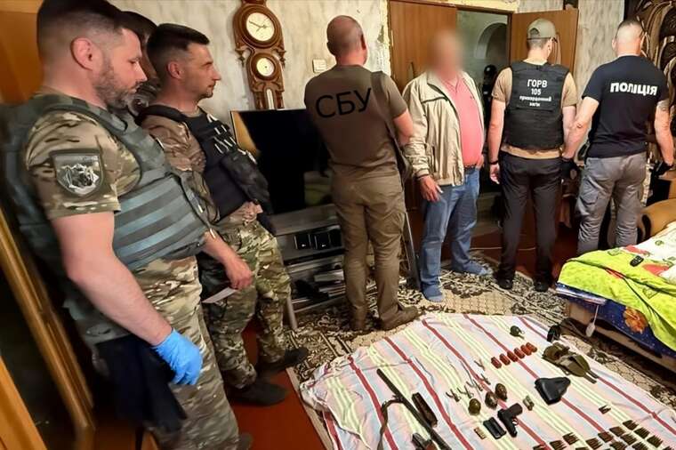 In Slavutych, an arsenal of ammunition was discovered in the apartment of a 61-year-old man: he has been detained