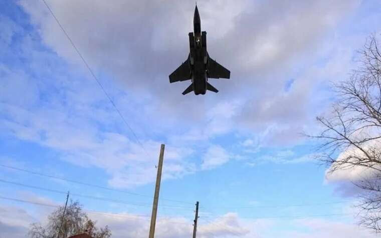 У Саваслейці, звідки злітали МіГ-31К, чутно вибухи, — росЗМІ