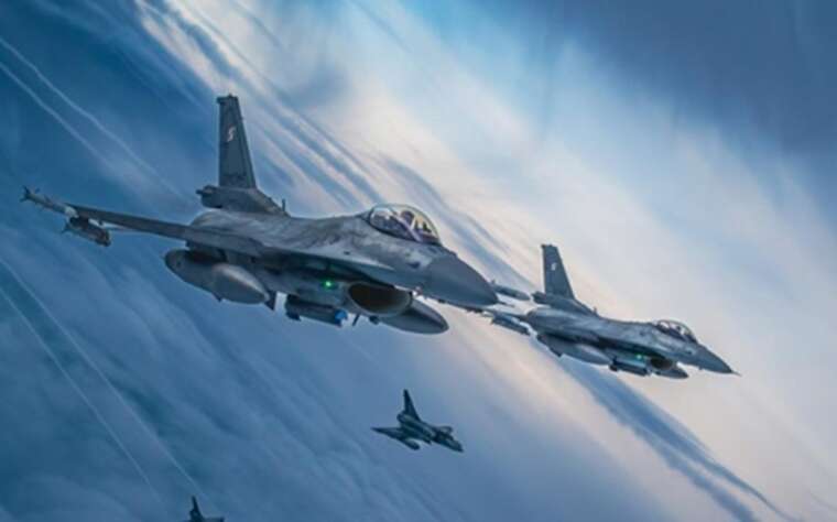 Польща піднімала в небо військові літаки через масштабний удар РФ по Україні