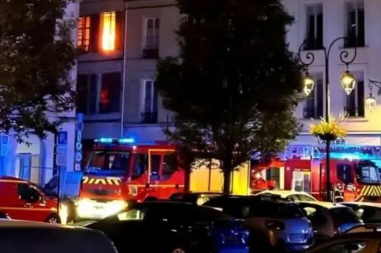 Во Франции под завалами ищут двух пожарных, на которых обрушилось перекрытие