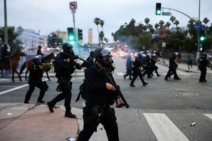 Фотографа New York Post поранили гумовою кулею на протестах в Лос-Анджелесі