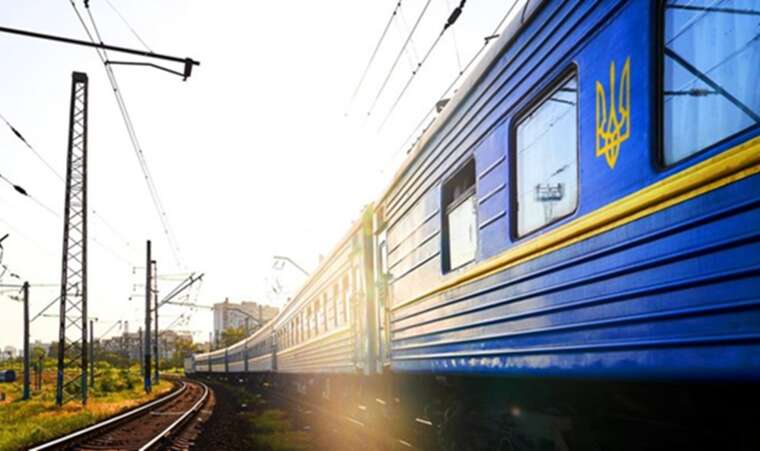 "Укрзалізниця" запускає додаткові потяги з Києва