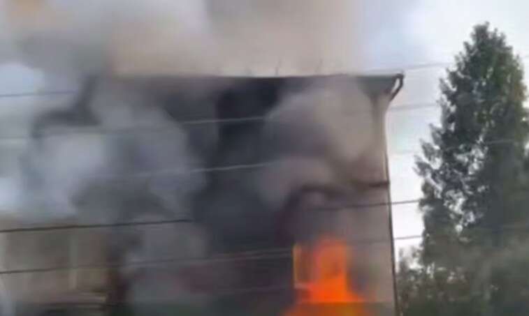 У Харкові в Новобаварському районі горить будівля ТЦК