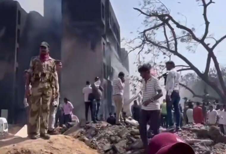 Авіакатастрофа в Індії: Поліція повідомила про двох тих, хто вижив