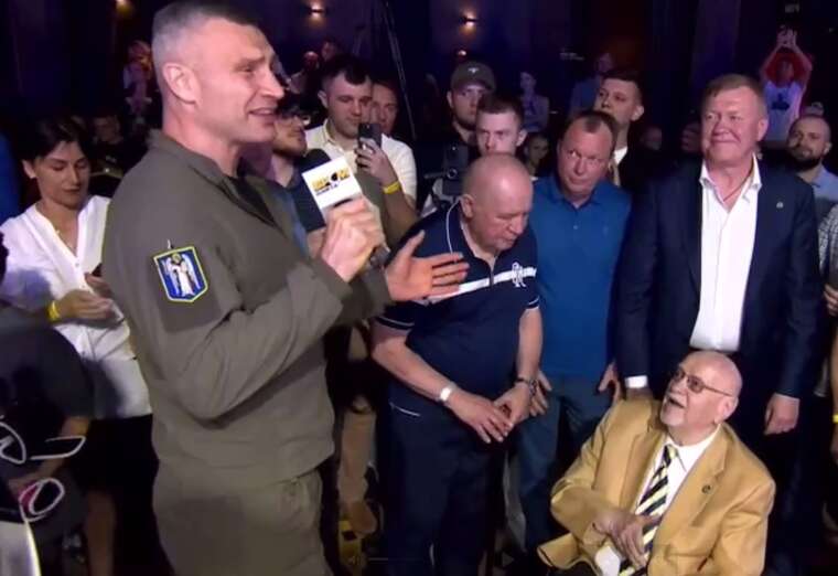 Віталій Кличко привітав Михайла Зав’ялова з 87-річчям, заспівавши «Happy Birthday»