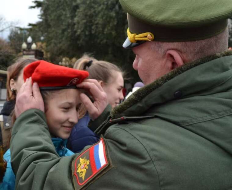 Россия вербует подростков для шпионажа на Западе после утраты профессиональных агентов, — Reuters