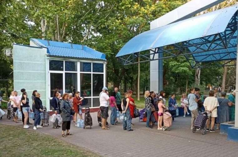 Almost half of Odesa has been without water for the second day: people are standing in queues
