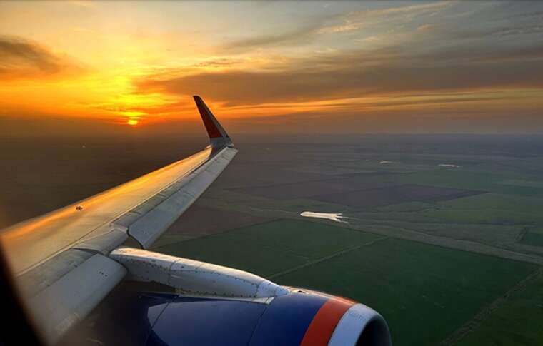 Іран закрив авіасполучення над країною