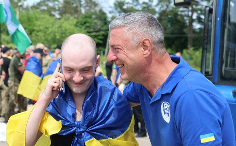 Уже четвертий обмін за тиждень: Додому повернулася чергова група військовополонених