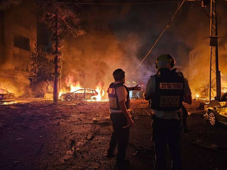 Iranian missiles struck Israel: three direct hits recorded