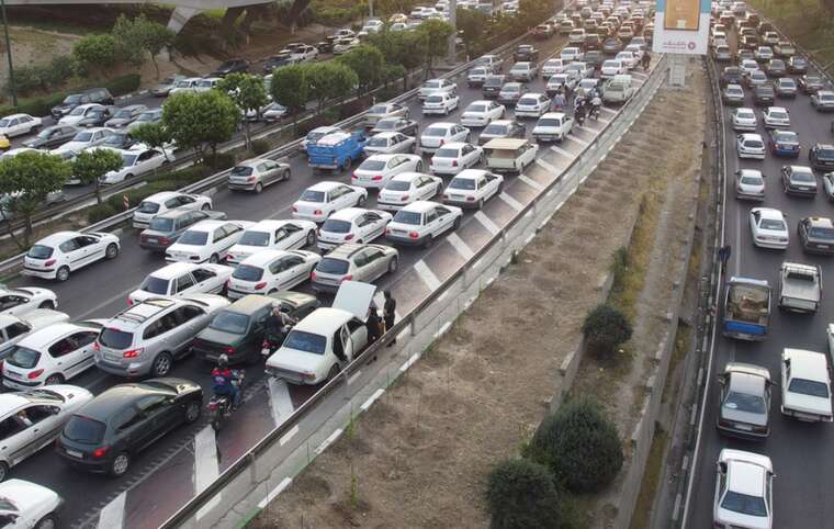 Тисячі людей через атаки Ізраїлю залишають небезпечні зони Ірану