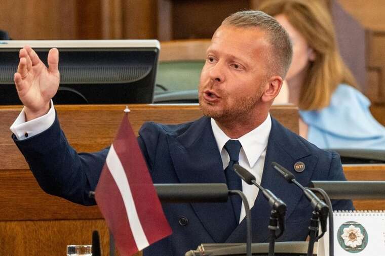В Латвии задержали депутата Сейма Алексея Росликова, который защищал русский язык