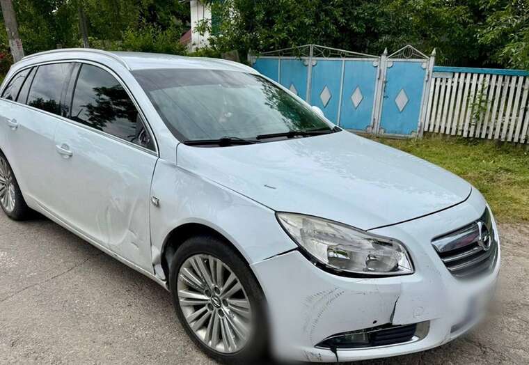 В Киевской области легковой автомобиль сбил 10-летнего велосипедиста: ребенок в больнице