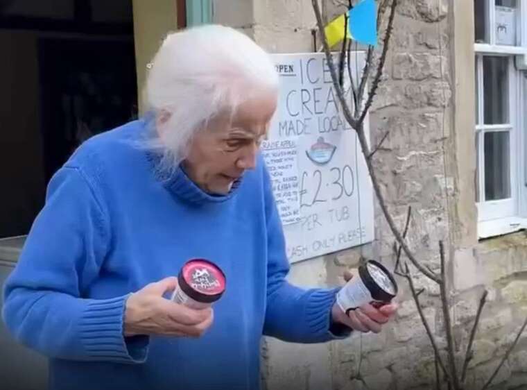Мешканка англійського села збирає кошти на підтримку українців через продаж домашнього морозива